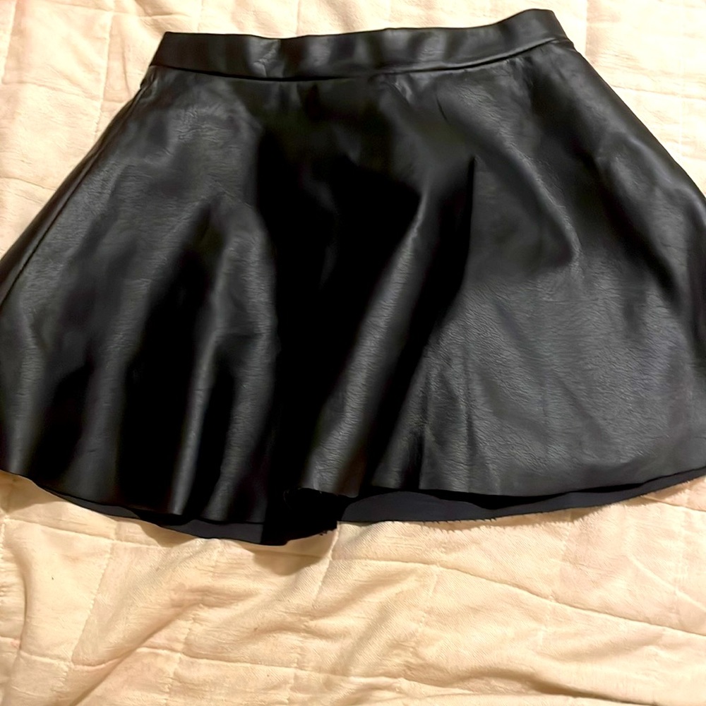 Black leather skirt for girls!